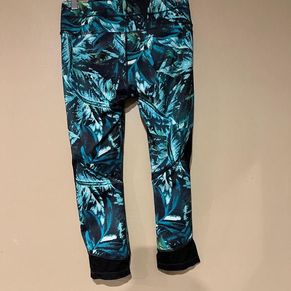Athleta Napali Mesh Sonar Capri Leggings Floral Tropical Women's Small - Picture 5 of 7